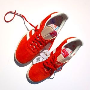 Adidas Gazelle suede original burnt orange.